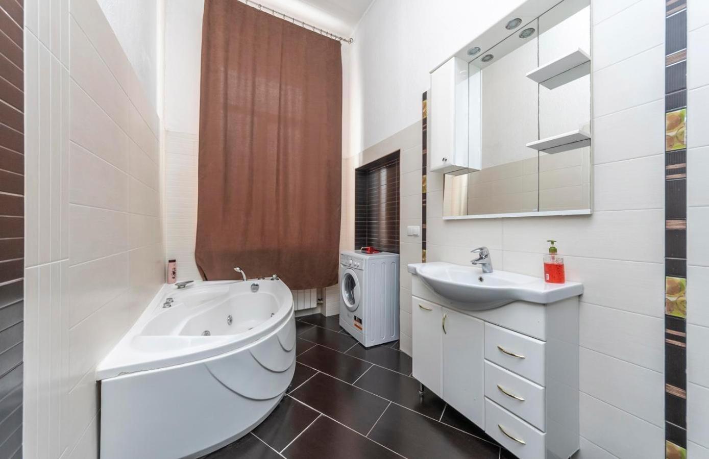 Comfortable Apartment On Mikhaylovskiy Lane Κίεβο Εξωτερικό φωτογραφία